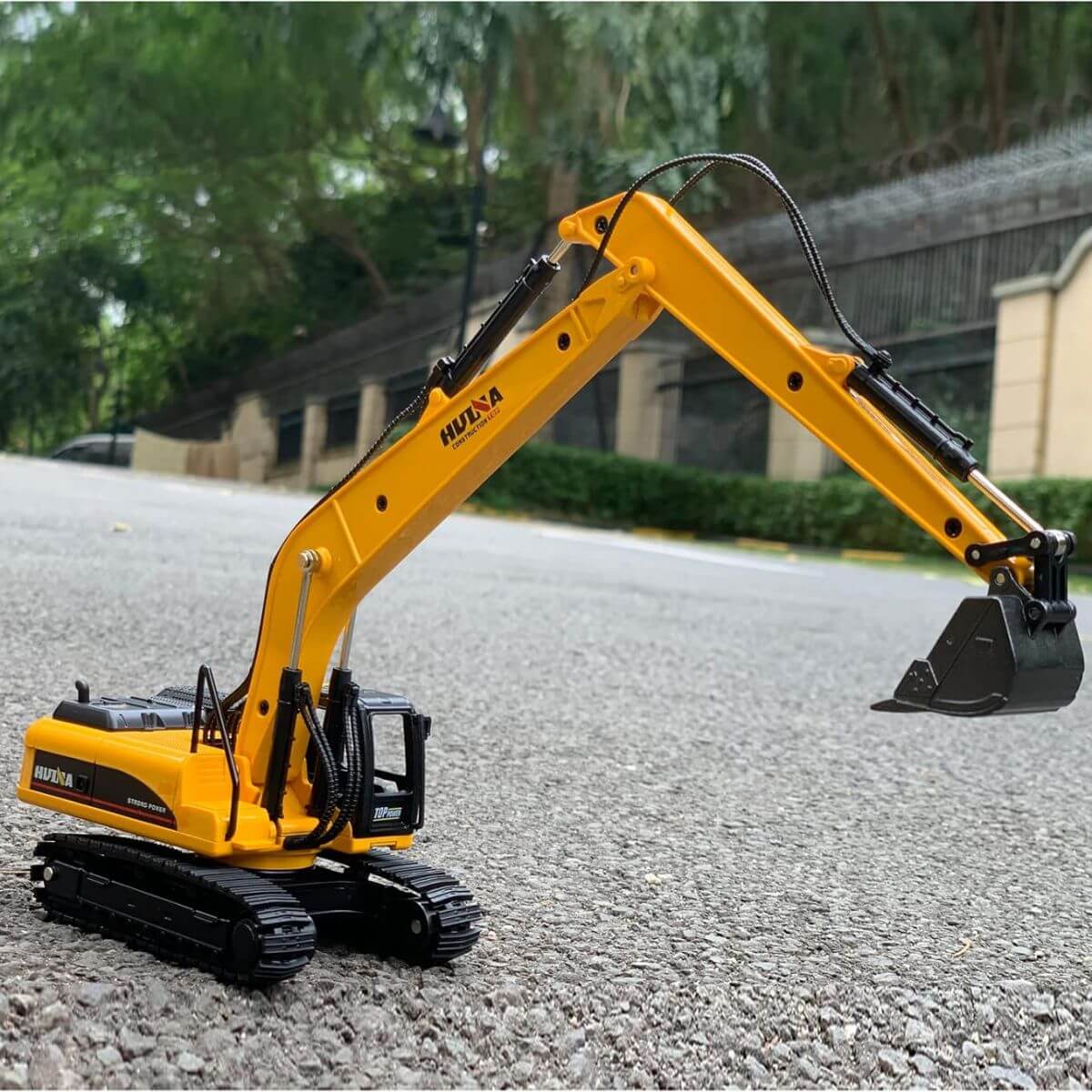 Huina 1722 1:50 Alloy Diecast Long Arm Excavator - HugmieToys