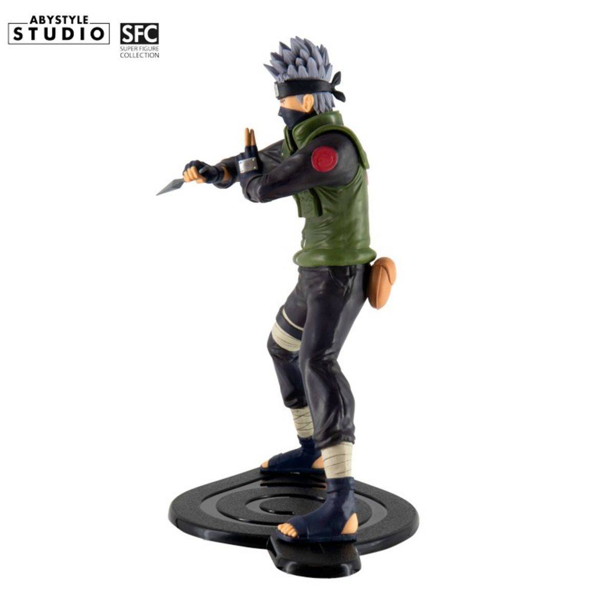 Side view of ABYstyle Studio Naruto Shippuden Kakashi SFC Figure 16.5cm displaying sculpted details, kunai weapon, and dynamic stance.