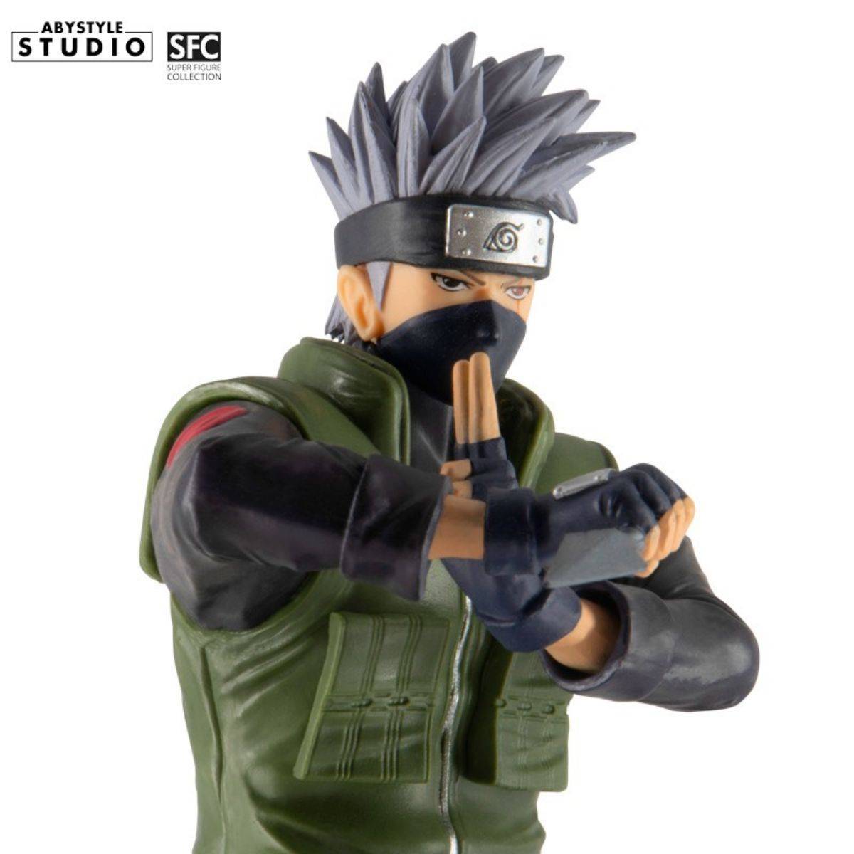 Detailed close-up of ABYstyle Studio Naruto Shippuden Kakashi SFC Figure 16.5cm showcasing his battle-ready stance and intricate sculpting.