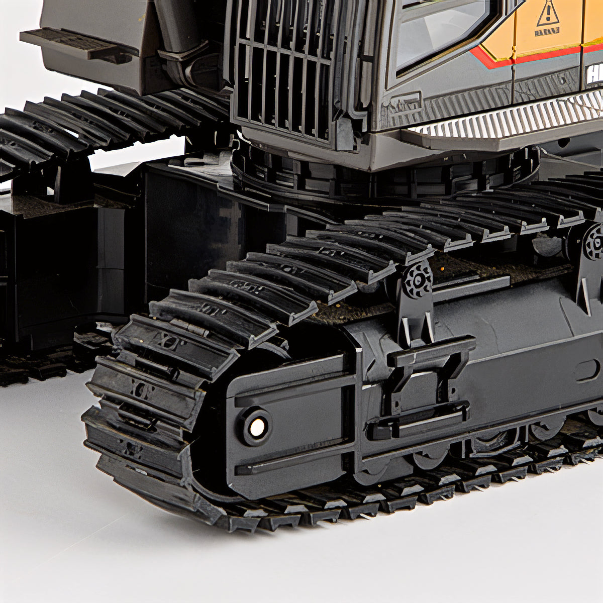 Huina 1592 1:14 Remote Control Excavator - HugmieToys