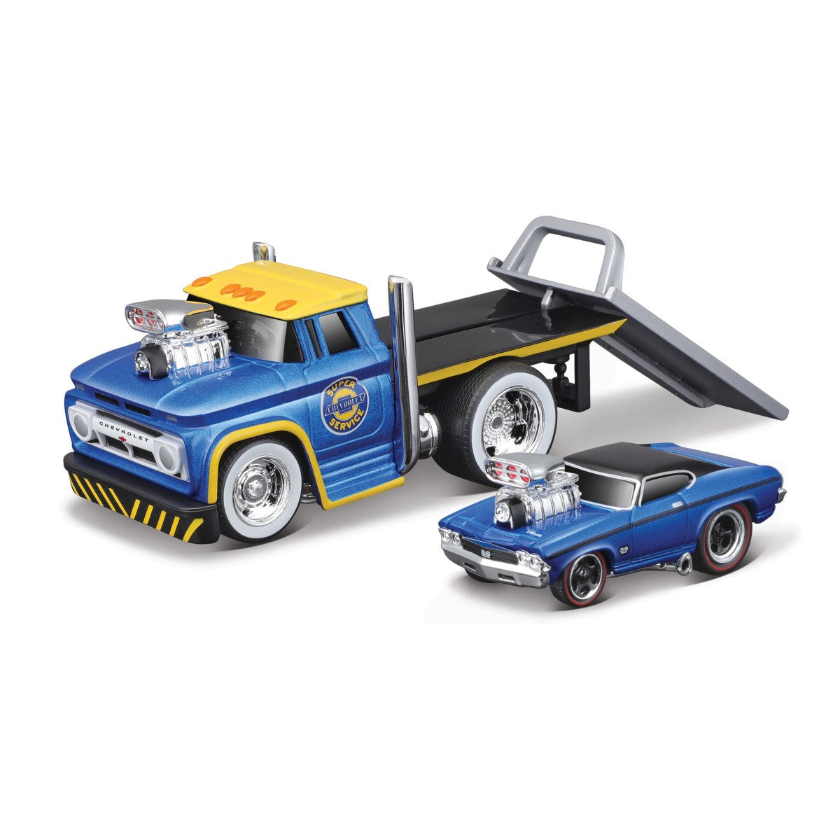 Maisto Muscle Machines Transports 1:64 diecast truck set with a blue flatbed and a blue Chevrolet Chevelle SS. High-performance detailing.