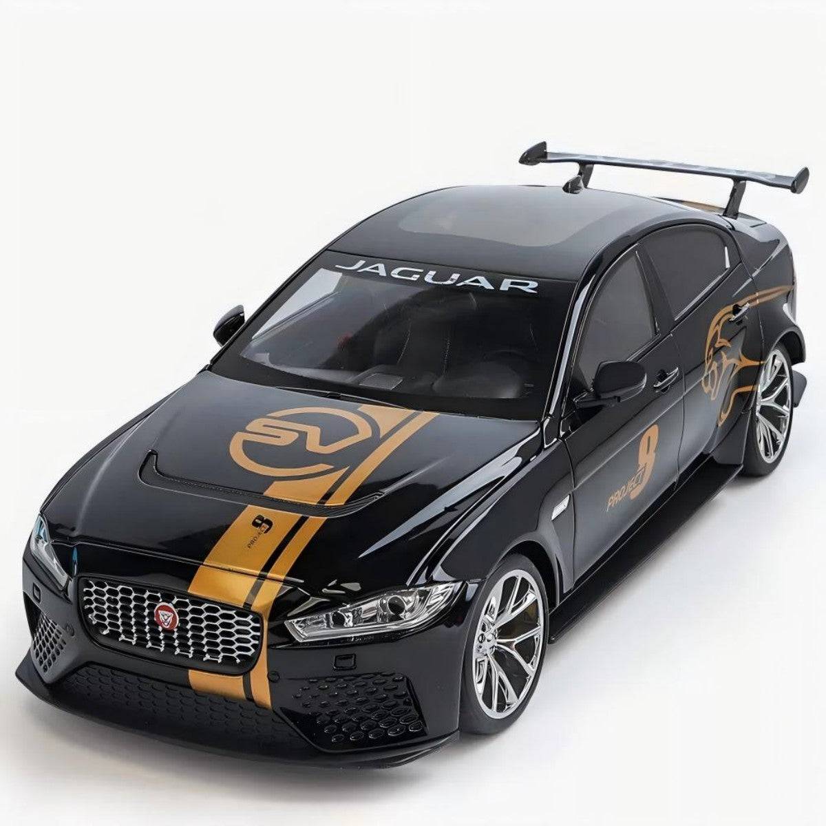 Q2003A 1:24 Jaguar XE SV Project 8 Alloy Diecast Model Car - HugmieToys