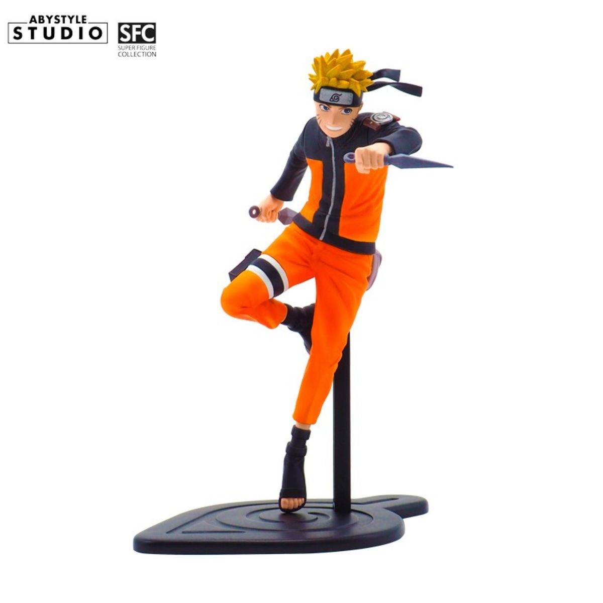 ABYstyle Studio Naruto Shippuden Naruto SFC Figure 17cm featuring Naruto in an action pose with kunais, mounted on a dynamic Konoha base.